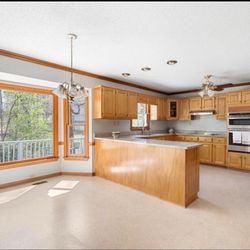Paco's Painting and Remodeling - Kitchen before remodeling