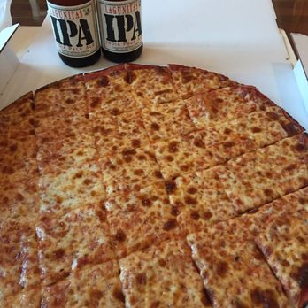Pat's Pizzeria - Iz only tuesday - Pizza Near Me - Chicago, Illinois