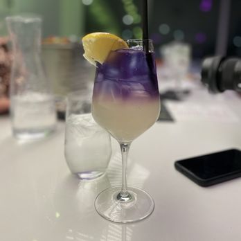Thorn Restaurant & Lounge - Lounges Near Me - Rosemont, Illinois Thorn Restaurant & Lounge - Lounges Near Me - Rosemont, Illinois