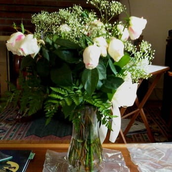 Safeway - These roses started drooping the day after we bought them. This is 3 days after we bought them, but they should look better. - Grocery Near Me - Arlington, Virginia Safeway - These roses started drooping the day after we bought them. This is 3 days after we bought them, but they should look better. - Grocery Near Me - Arlington, Virginia