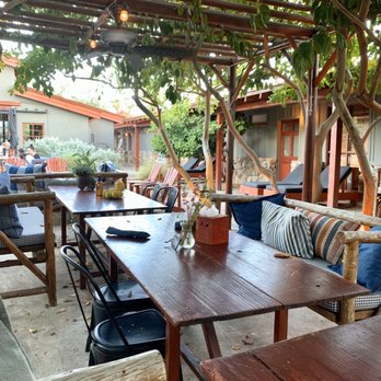 Sparrows Lodge - Garden Dining (looking from the back of the property) - Hotels Near Me - Palm Springs, California Sparrows Lodge - Garden Dining (looking from the back of the property) - Hotels Near Me - Palm Springs, California