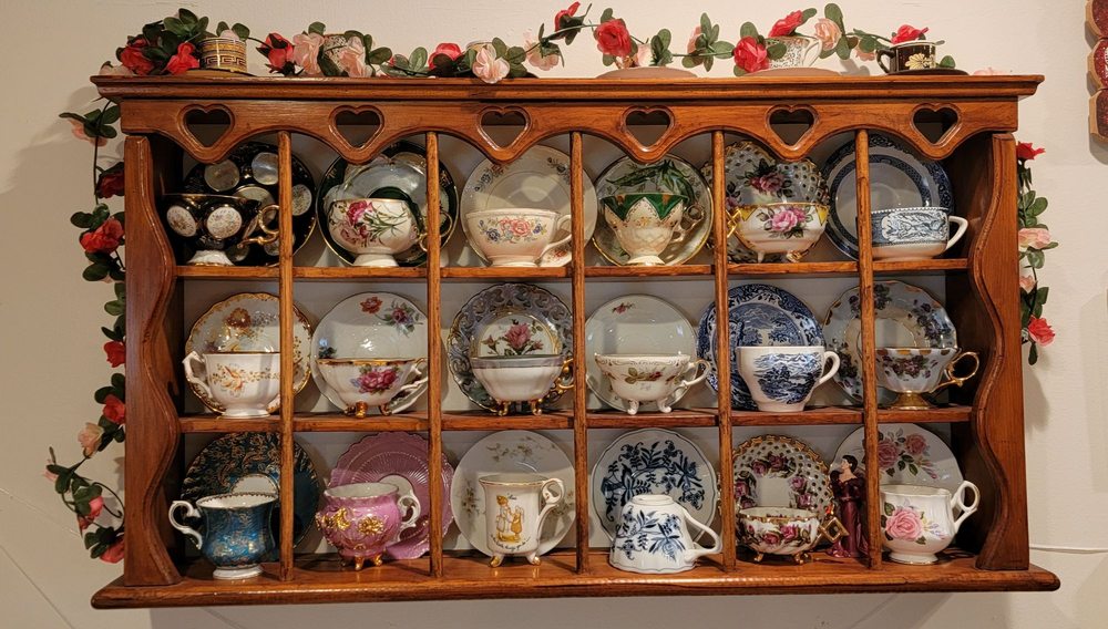 The Tea Room of Keystone Heights Logo