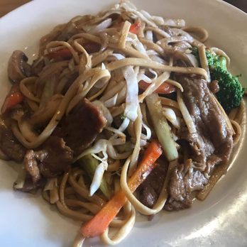 LEI KITCHEN - Beef Lo Mein - Vietnamese Near Me - Corpus Christi, Texas LEI KITCHEN - Beef Lo Mein - Vietnamese Near Me - Corpus Christi, Texas