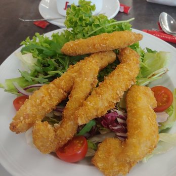 Cafe Johann Strauß - Crispy chicken salad. - Cafes Near Me Cafe Johann Strauß - Crispy chicken salad. - Cafes Near Me