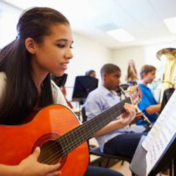 Bronen's Music - Learning how to play the guitar