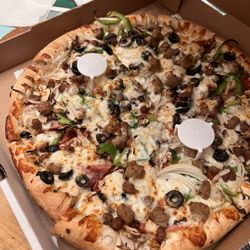 Uncle Peteza's Pizzeria - Large Super Supreme