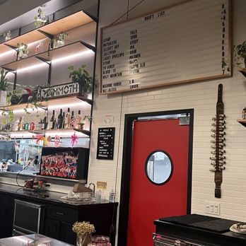 Mammoth - Bar area - Sandwiches Near Me - Seattle, Washington Mammoth - Bar area - Sandwiches Near Me - Seattle, Washington
