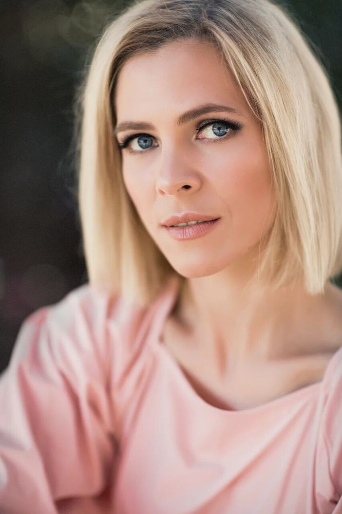 Makeup By Anna Savostianov Logo
