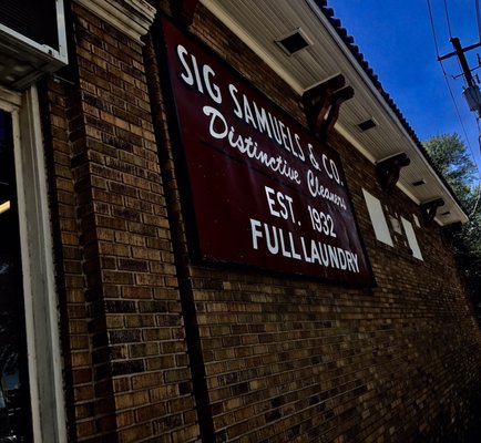 Sig Samuels Dry Cleaningnull