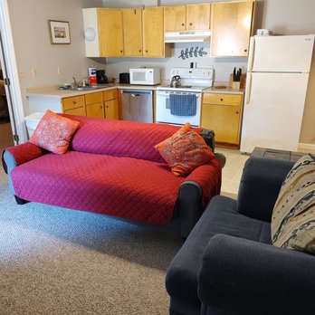Oak Haven Lodge - SA L Room , Kitchen and dining. - Bed & Breakfast Near Me - Floyd, Virginia