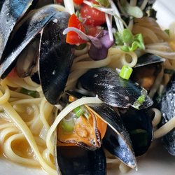 Z Bardhi's - Mussel we're large, as fresh as could be and delish!