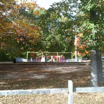 St Clair Brooks Memorial Park - Children's playground - Parks Near Me - Fredericksburg, Virginia St Clair Brooks Memorial Park - Children's playground - Parks Near Me - Fredericksburg, Virginia