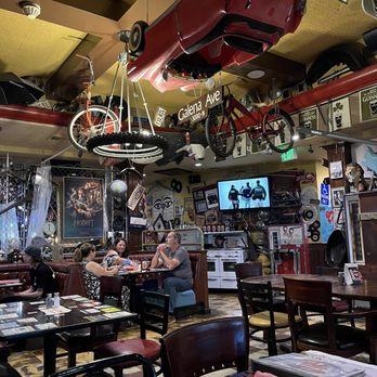 Junkyard Cafe - American Near Me - Simi Valley, California