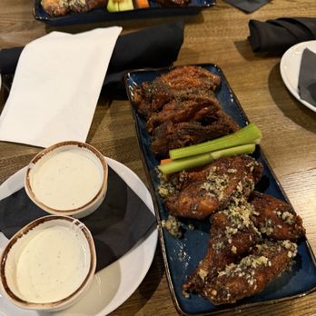 Oak 36 Bar & Kitchen - Wings - Bars Near Me - Savannah, Georgia