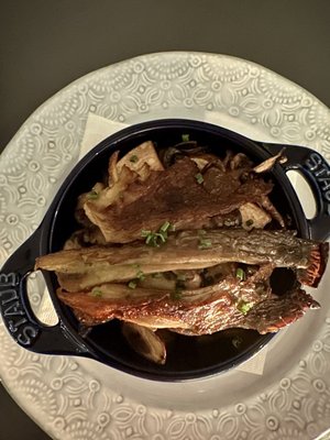 ēst Restaurant by null