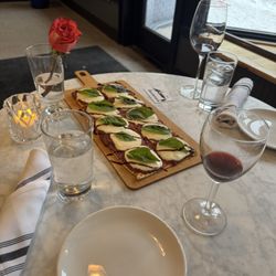 Beviamo Vino - Margarita pizza