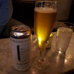 Nothing on tap, but good selection in cans. Nothing on tap, but good selection in cans.