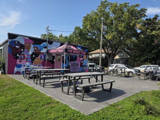 The Donut Trap - Retail & Patio by null