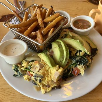 Farm Table - Scrambled Veggie omelette with added cheese & avocado & seasoned French fries - Breakfast & Brunch Near Me - Van Nuys, California