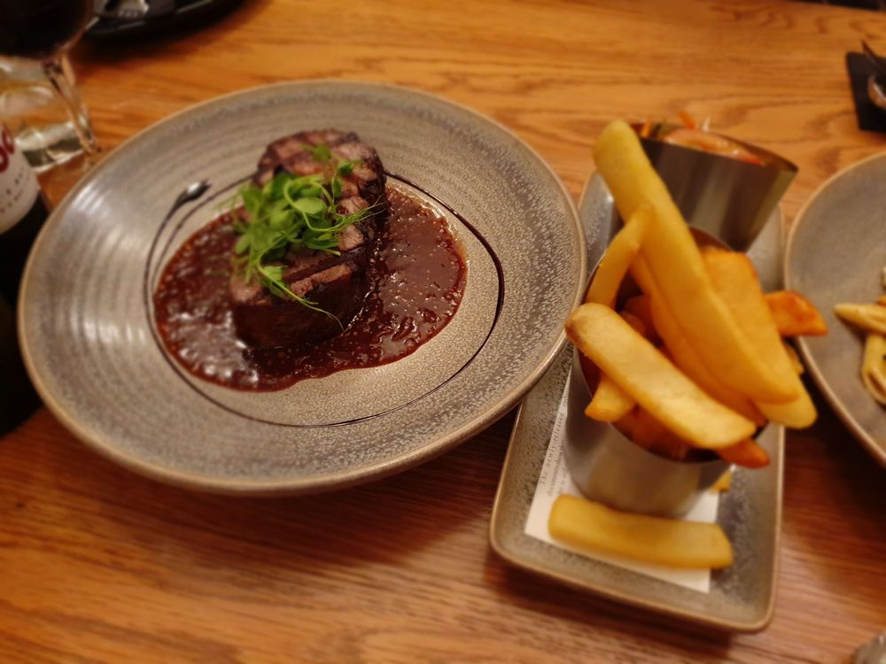 BUSTER CRABB 13 Photos Gastropubs 326 Dee St, Invercargill