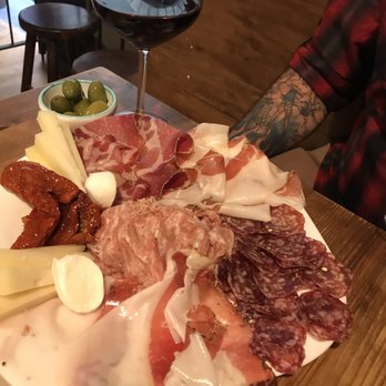 Alimentari Uffizi - Their plate .... Make this the last thing you eat in Florence. Otherwise you will just be disappointed by everything else. - Grocery Near Me - Florence, FI