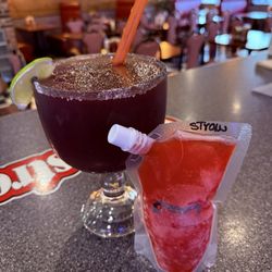 La Hacienda Campestre - 32oz Wild berry margaritas