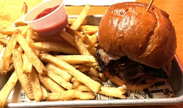 Woodinville Cut Shop Restaurant and Lounge by null