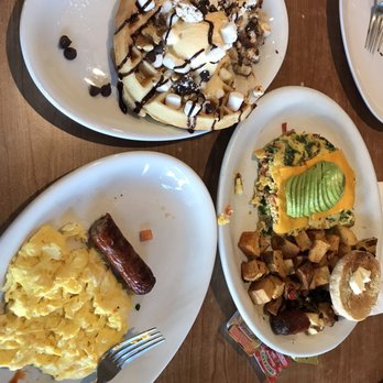 V Boulevard Cafe - Coffee & Tea Near Me - Glendale, California