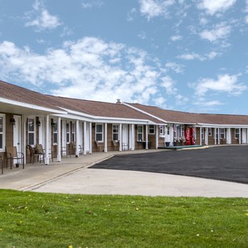Sunset Lodge - Convenient Roomside Parking - Hotels Near Me - Escanaba, Michigan Sunset Lodge - Convenient Roomside Parking - Hotels Near Me - Escanaba, Michigan