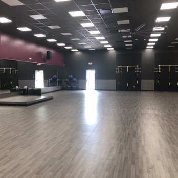 Crunch Fitness - Dearborn - Gyms Near Me - Dearborn, Michigan Crunch Fitness - Dearborn - Gyms Near Me - Dearborn, Michigan