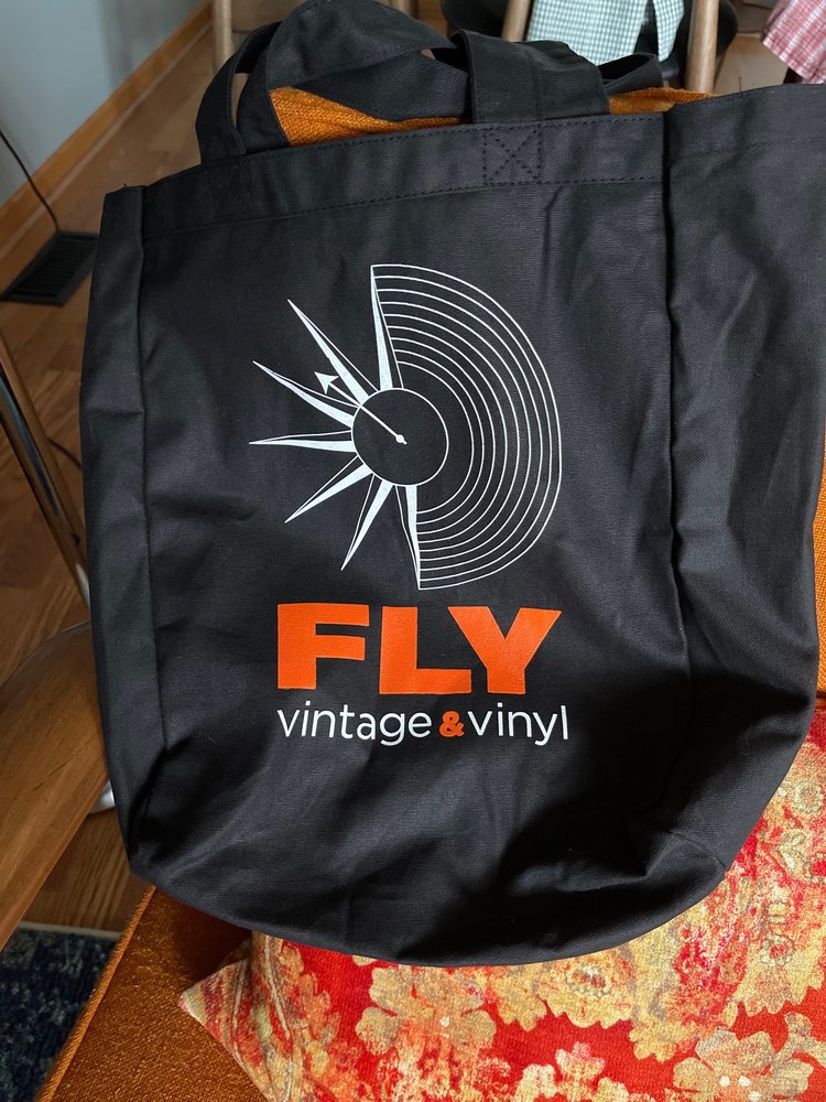 Fly Vintage & Vinyl Logo