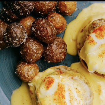 Rosebud on Rush - Crab cake Benedict - Italian Near Me - Chicago, Illinois Rosebud on Rush - Crab cake Benedict - Italian Near Me - Chicago, Illinois