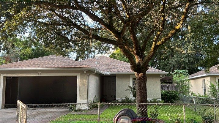 Slide of Parlament Roofing and Construction