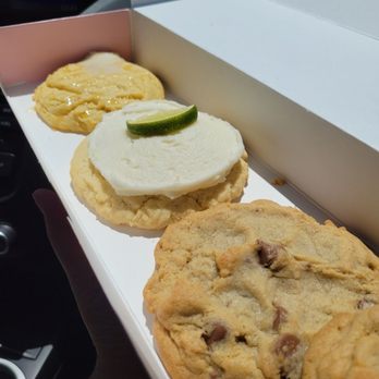 Crumbl - Concord - cornbread, keylime, chocolate chip - Bakeries Near Me - Concord, California Crumbl - Concord - cornbread, keylime, chocolate chip - Bakeries Near Me - Concord, California