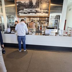 Gott's Roadside - Ordering stations