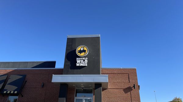 Buffalo Wild Wings by null