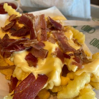 Shake Shack Menlo Park - Bacon, cheese fries - Burgers Near Me - Edison, New Jersey Shake Shack Menlo Park - Bacon, cheese fries - Burgers Near Me - Edison, New Jersey
