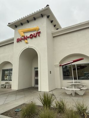 In-N-Out Burger by null