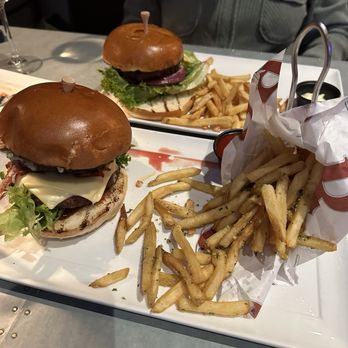The Range Bar & Grille - Sports Bars Near Me - Hingham, Massachusetts