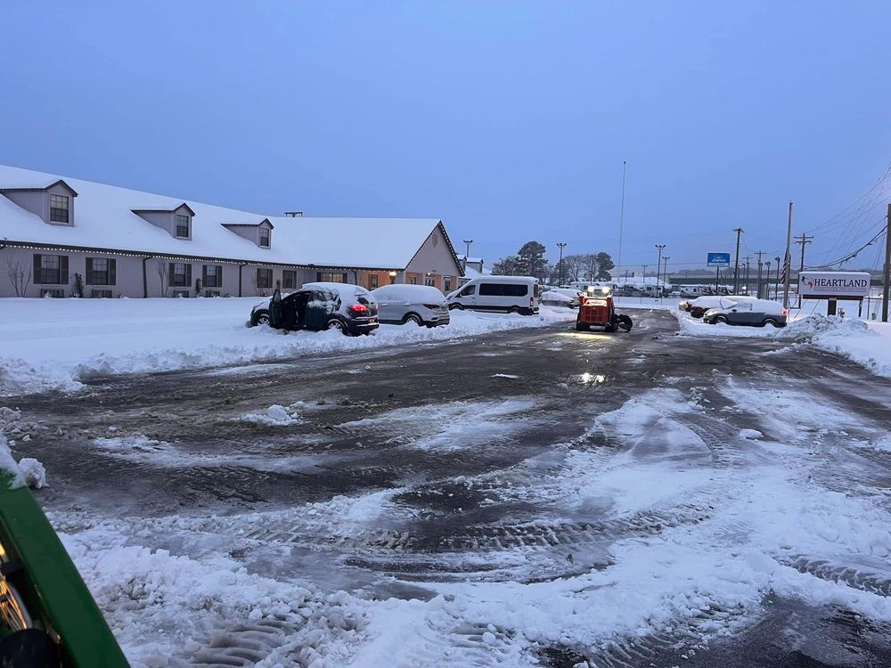 Bowman Lawns - tree service in Little Rock, AR