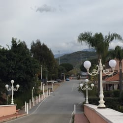 Complesso Portorosa - Il ponticello all'ingresso