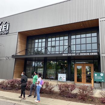 REI - Front of the store - Outdoor Gear Near Me - Memphis, Tennessee