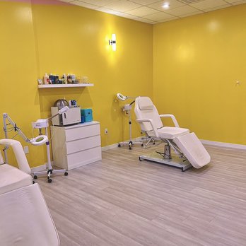Clean Your Dirty Face - Spa room - Skin Care Near Me - Charlotte, North Carolina
