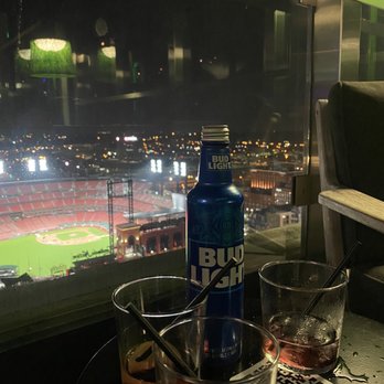 360 Rooftop Bar - Busch stadium view - Lounges Near Me - St. Louis, Missouri