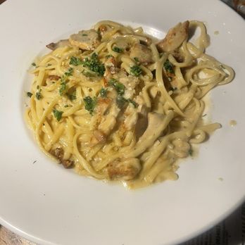 Station 16 - Chicken Alfredo, this was really good. Again lukewarm, not hot at all. - Cocktail Bars Near Me - Elk Grove, California Station 16 - Chicken Alfredo, this was really good. Again lukewarm, not hot at all. - Cocktail Bars Near Me - Elk Grove, California
