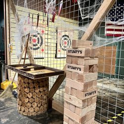 Stumpy's Hatchet House Jacksonville- Axe Throwing