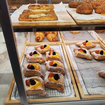 Paris Baguette - Bakeries Near Me - Lake Forest, California