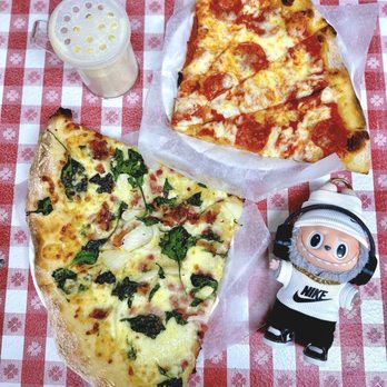 Boston's North End Pizza - Carbonara n' pepperoni. Thin crust, crispy edges, n' tasty sauce, all across! =) - Pizza Near Me - Kailua, Hawaii