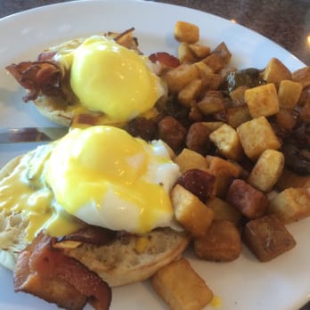 BLD Diner - Eggs Benedict with regular bacon and potatoes. HIGHLY RECOMMEND - Diners Near Me - Larchmont, New York BLD Diner - Eggs Benedict with regular bacon and potatoes. HIGHLY RECOMMEND - Diners Near Me - Larchmont, New York