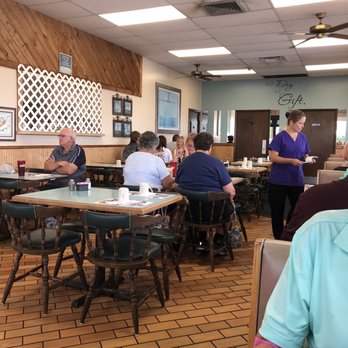 Breakfast & Lunch Nook - Interior of restaurant - August 2021 - Breakfast & Brunch Near Me - Spring Hill, Florida